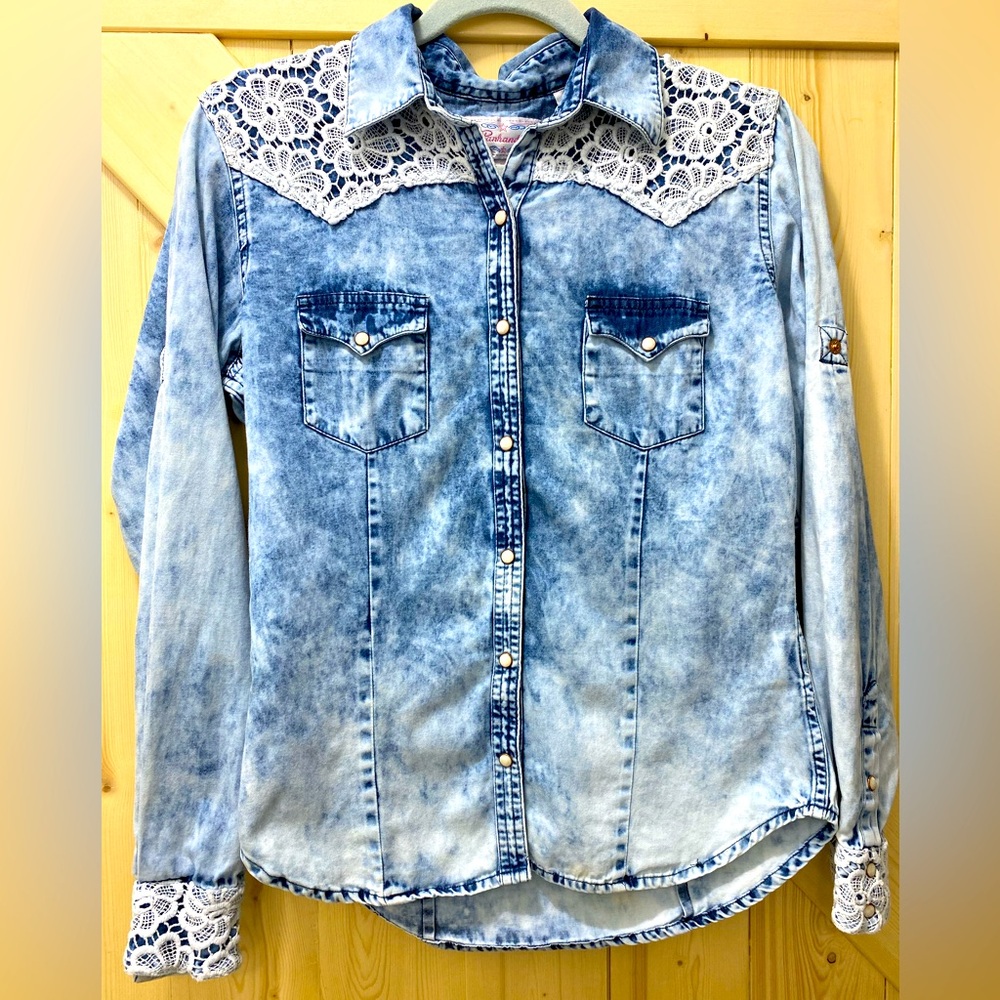 ❤️😍Panhandle Acid Wash Blue Tye Dye White Laced Collard Blue Jean Button Down